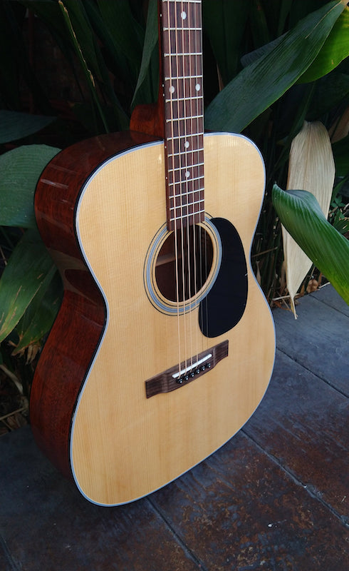 Blueridge BR-43 Contemporary Series 000 Guitar