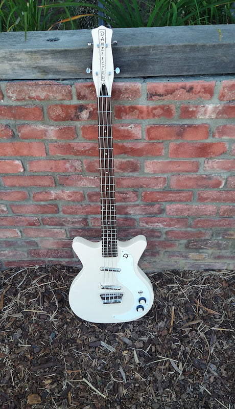 Danelectro 59 dc online short scale bass