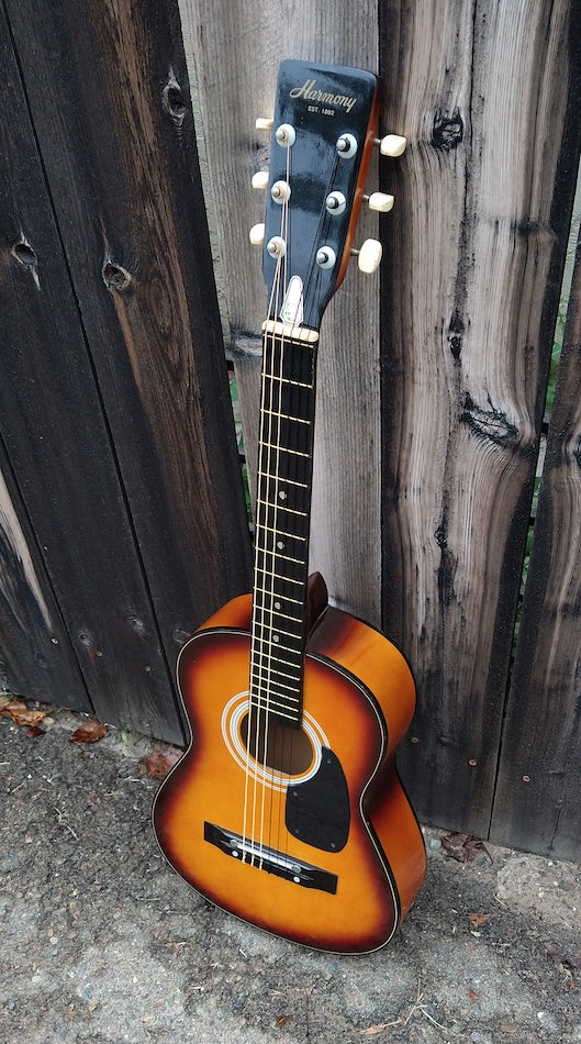 Harmony store h303 guitar