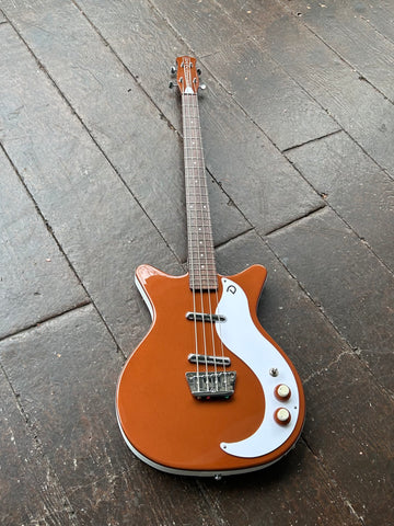 Danelectro 59DC Copper Short Scale Bass, with white pick pick guard and two pick-ups with rosewood fretboard and copper headstock