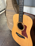 Big Baby Taylor Front spruce top