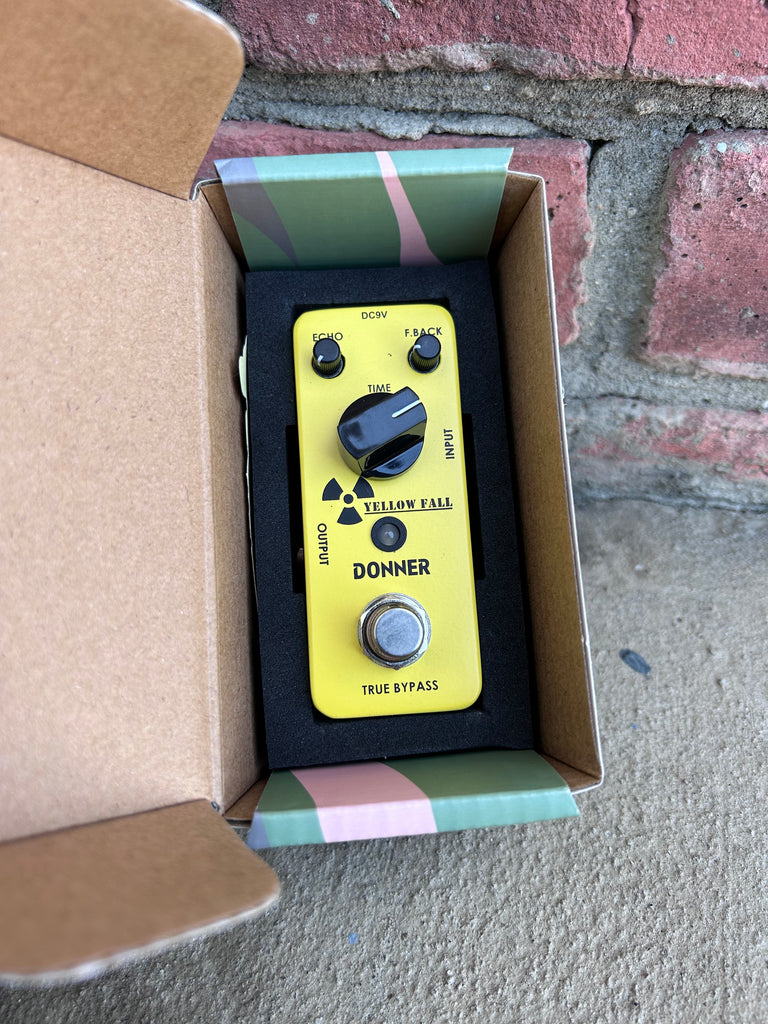 Donner Yellow Fall Analog Delay – Moze Guitars