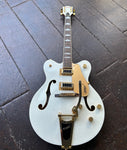 Snowcrest Gretsch G5422TG Electromatic Classic Hollow Body Double-Cut with Bigsby, gold hardware   and Laurel fingerboard . Snowcrest white headstock