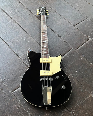 Yamaha RSS02T Revstar Standard, black finish guitar with cream pick ups and pick guard , rosewood fretboard with black headstock