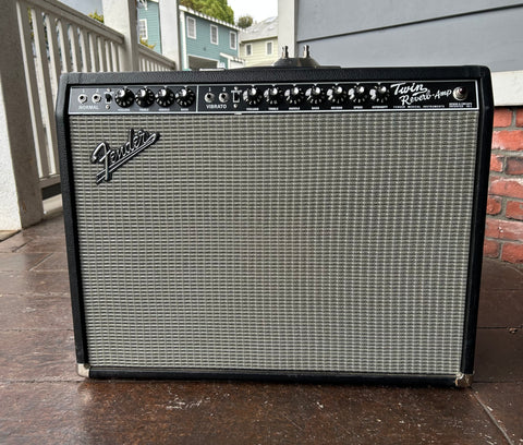 Fender 65'Twin Reverb black tolex, grey grill cloth black control panel with eleven control knobs