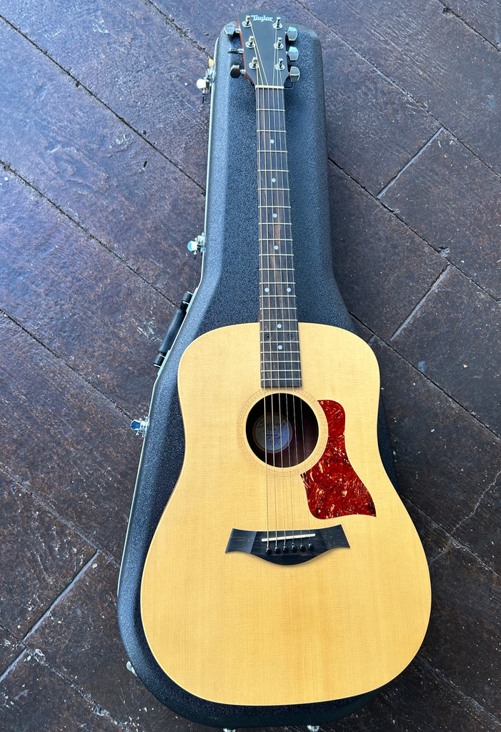 Taylor Big Baby 307 GB w Gator case – Moze Guitars