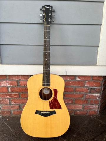 Taylor Big Baby 307 GB w Gator case – Moze Guitars