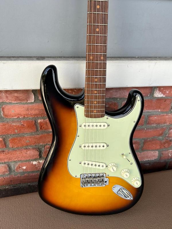 2015 Fender Stratocaster American Vintage 59 reissue – Moze Guitars